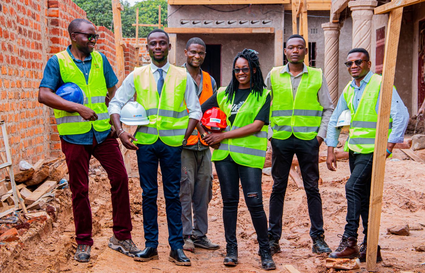 Chantier de construction avec MLT Multi Services