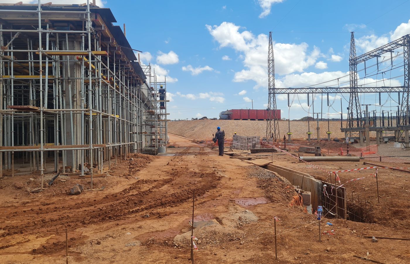 Poste Statcom : construction du bâtiment